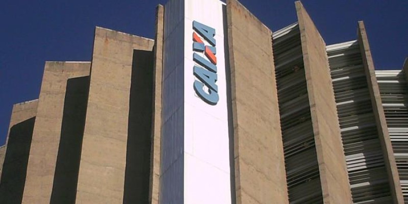 Megaevento com dinheiro público debate desmonte da Caixa