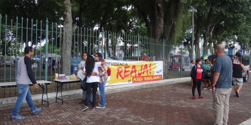 Trabalhadores vão às ruas contra a reforma da Previdência
