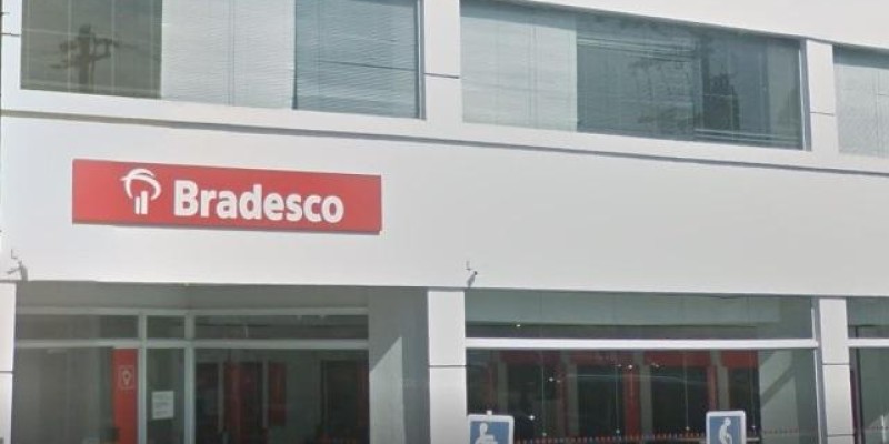 Com o acompanhamento do sindicato, agência do Bradesco no centro, fecha por contaminação de Covid-19