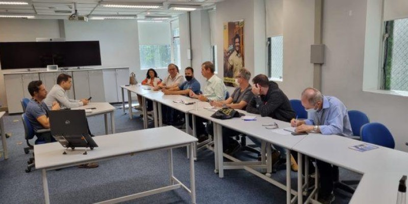 Fetraf RJ/ES se reúne com representantes do Banco do Brasil