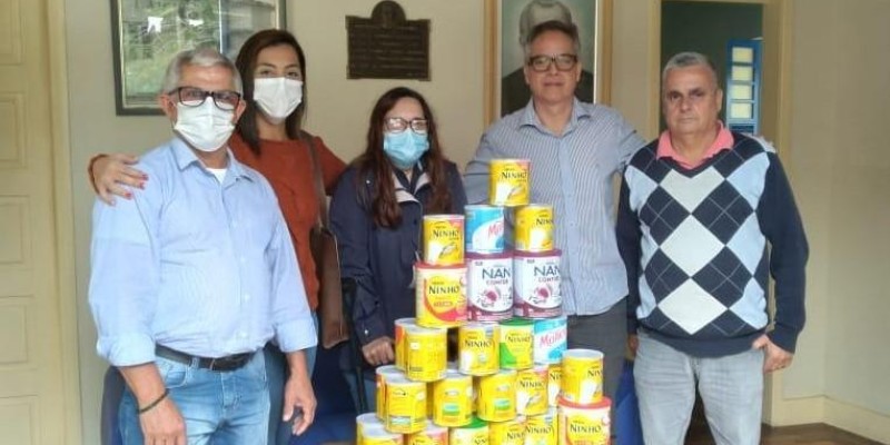 Sindicato entrega doações de leite em pó a Creche Lar de Maria