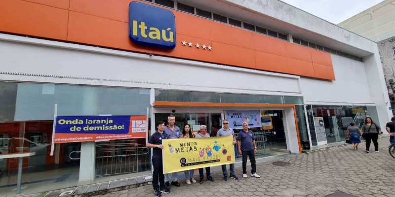 O Sindicato dos Bancários de Macaé e Região realizou nesse dia 10 de outubro, Dia Mundial da Saúde Mental, ato nas agências do banco Itaú