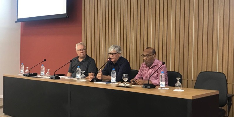Trabalhadores discutem futuro da Fundação Itaú-Unibanco