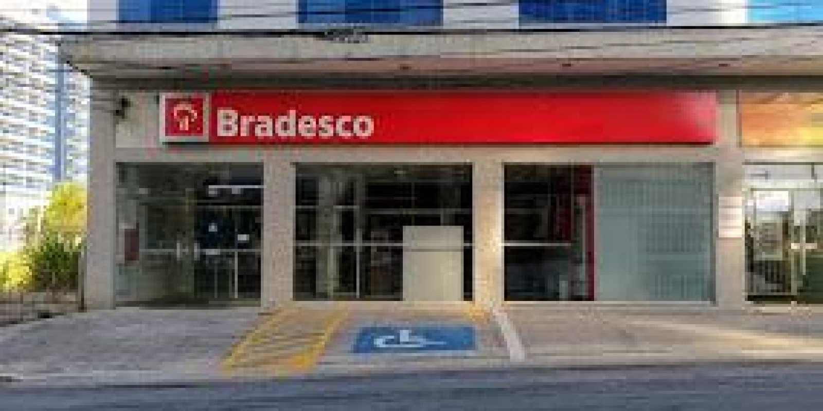 Agência do Bradesco é assaltada na madrugada de domingo (19)