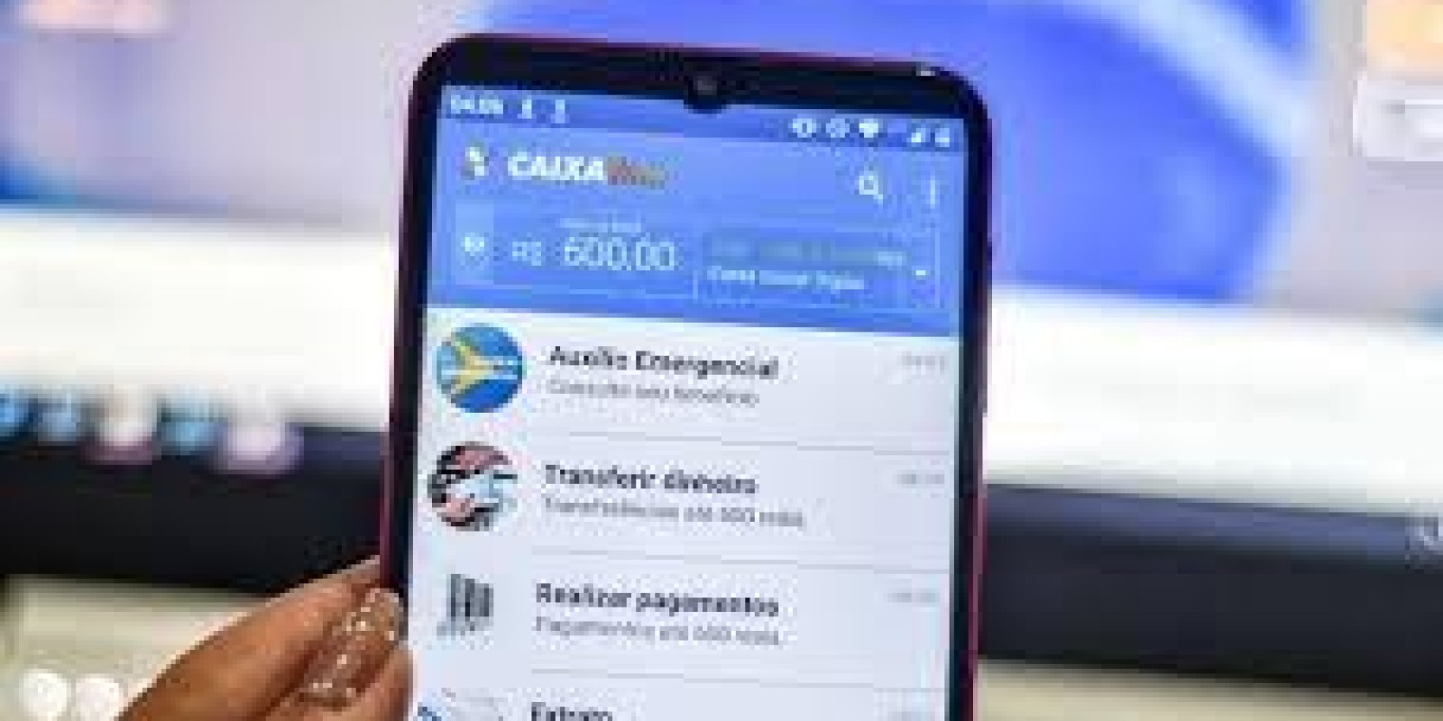 Falha em aplicativo do Auxílio Emergêncial gera enormes filas em agências da Caixa