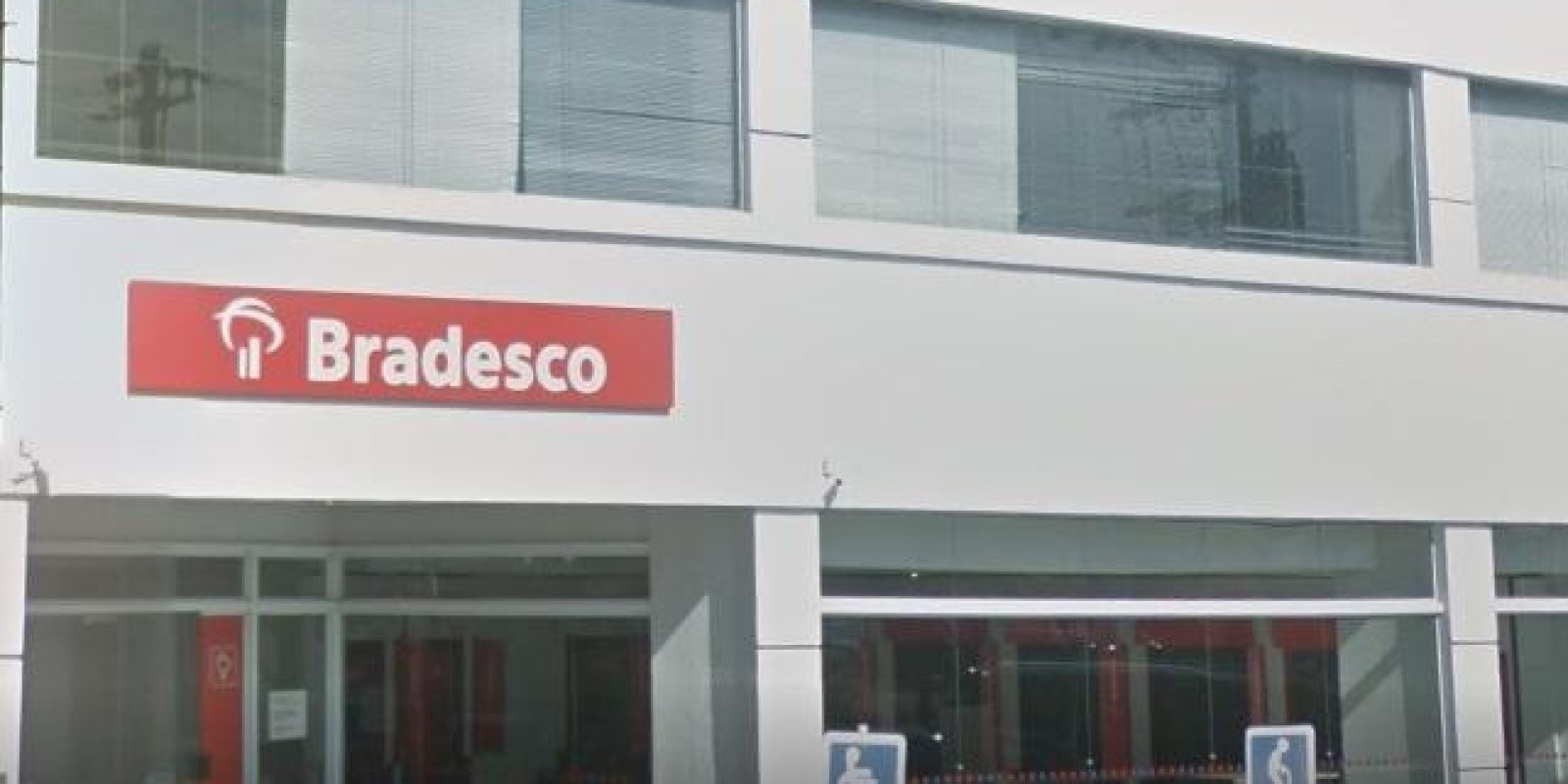 Com o acompanhamento do sindicato, agência do Bradesco no centro, fecha por contaminação de Covid-19