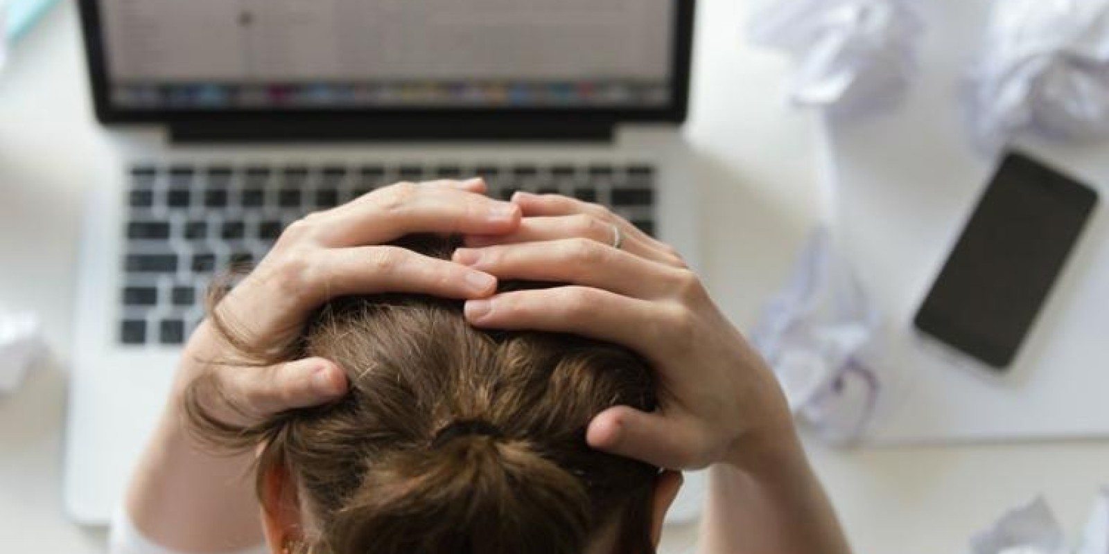 Santander impõe acordo prejudicial de home office