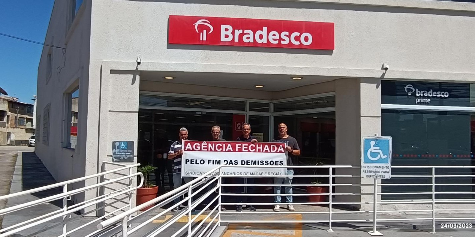 Sindicato dos Bancários de Macaé faz ato em protesto ao fechamento de mais uma agência em Macaé