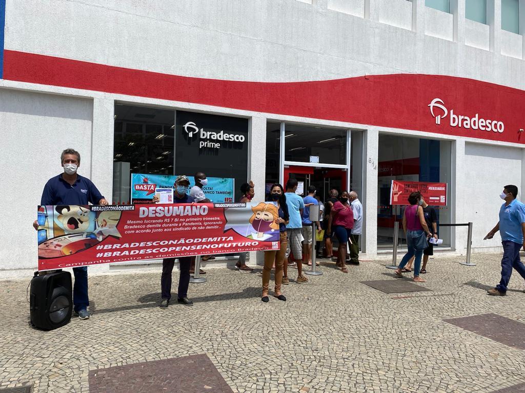 Sindicato realiza dia de luta contra as demissões no Bradesco