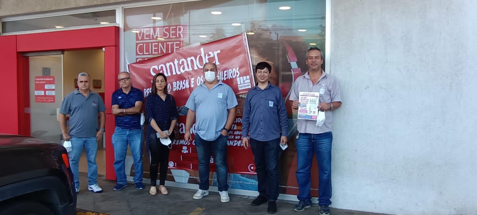 Protestos contra reestruturações no Santander seguiram nesta quarta (27)