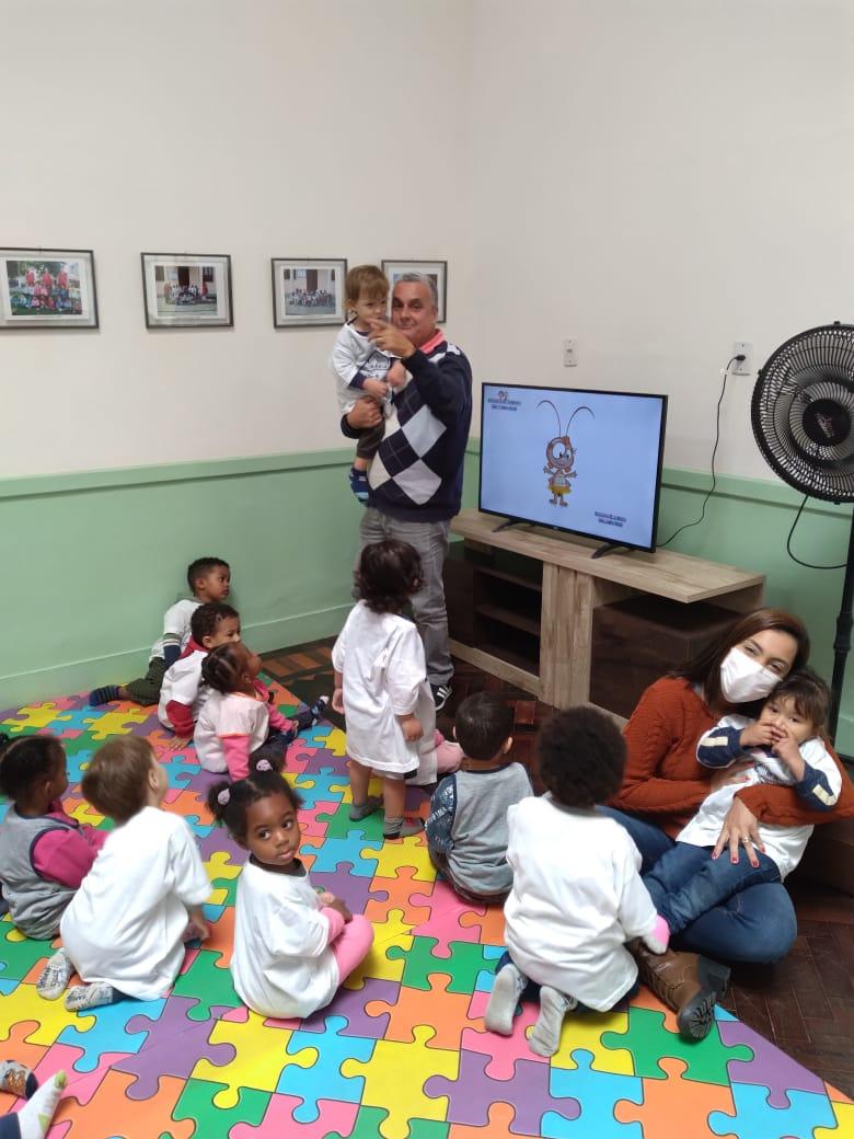 Sindicato entrega doações de leite em pó a Creche Lar de Maria