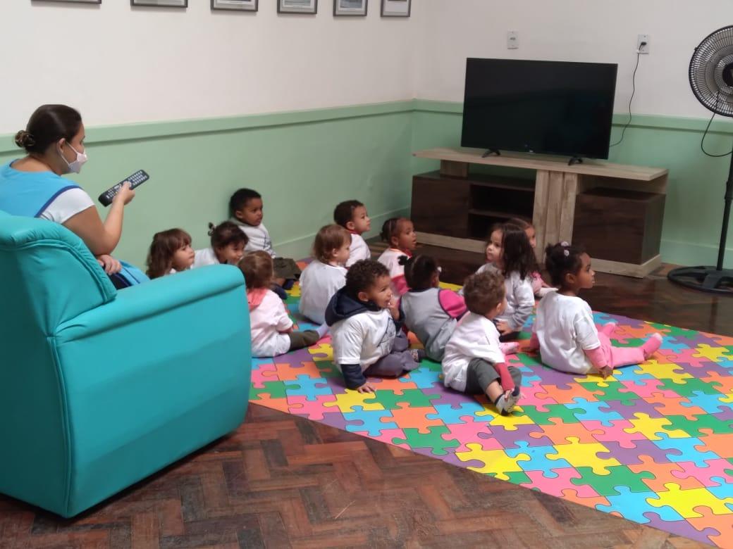 Sindicato entrega doações de leite em pó a Creche Lar de Maria