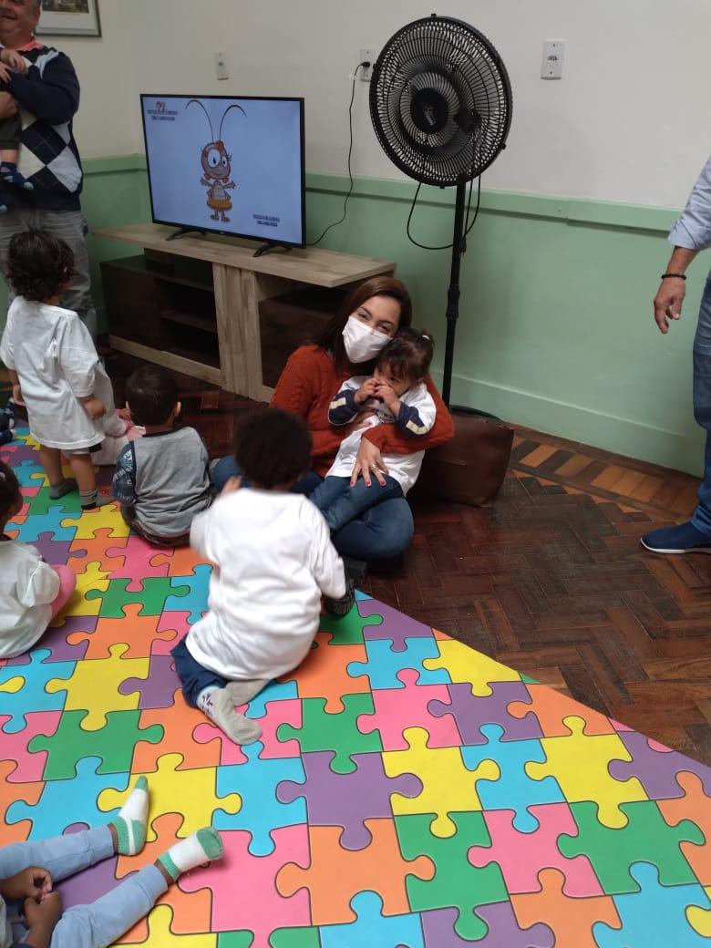 Sindicato entrega doações de leite em pó a Creche Lar de Maria