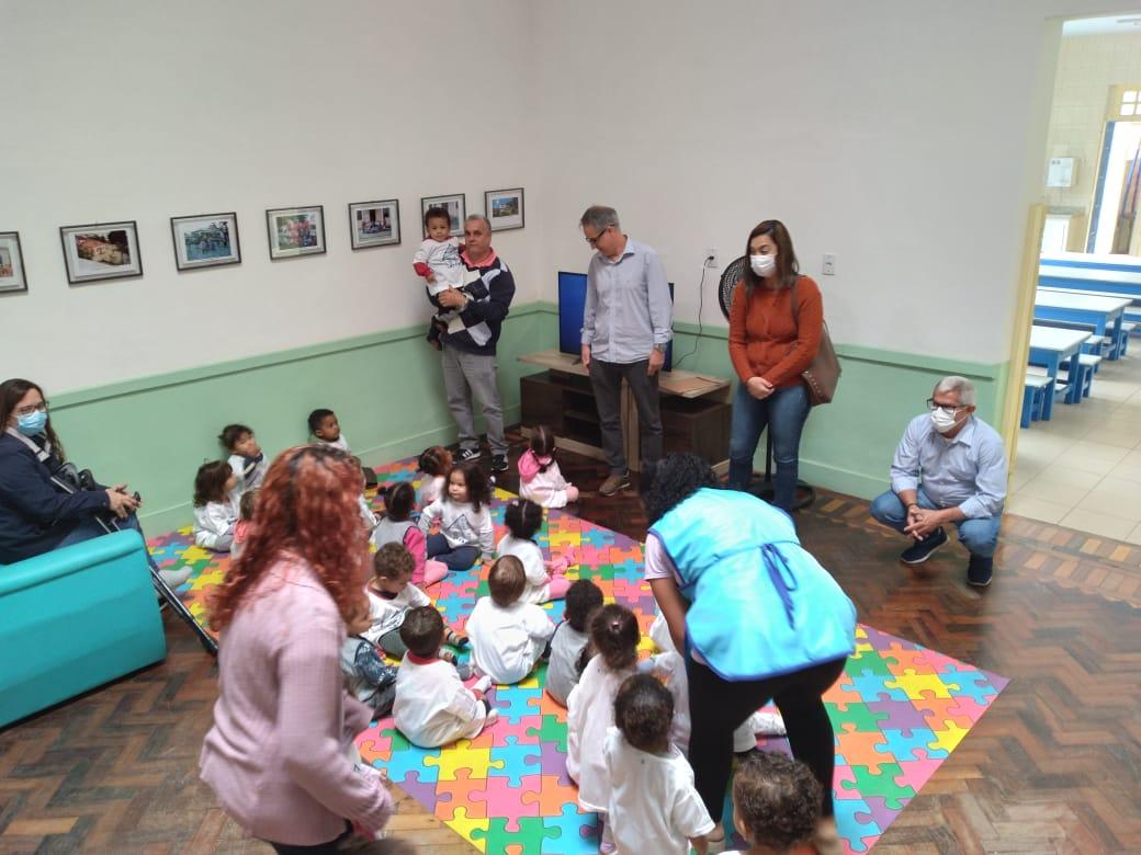 Sindicato entrega doações de leite em pó a Creche Lar de Maria