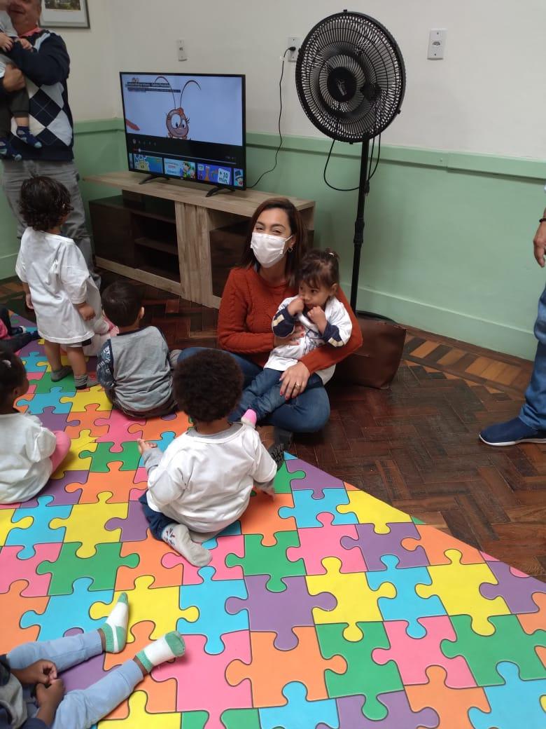 Sindicato entrega doações de leite em pó a Creche Lar de Maria