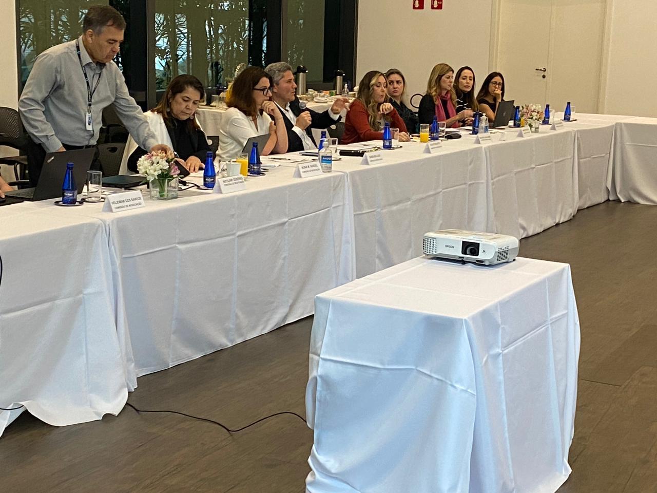 Fetraf RJ/ES participa de rodada de negociação com Fenaban em São Paulo