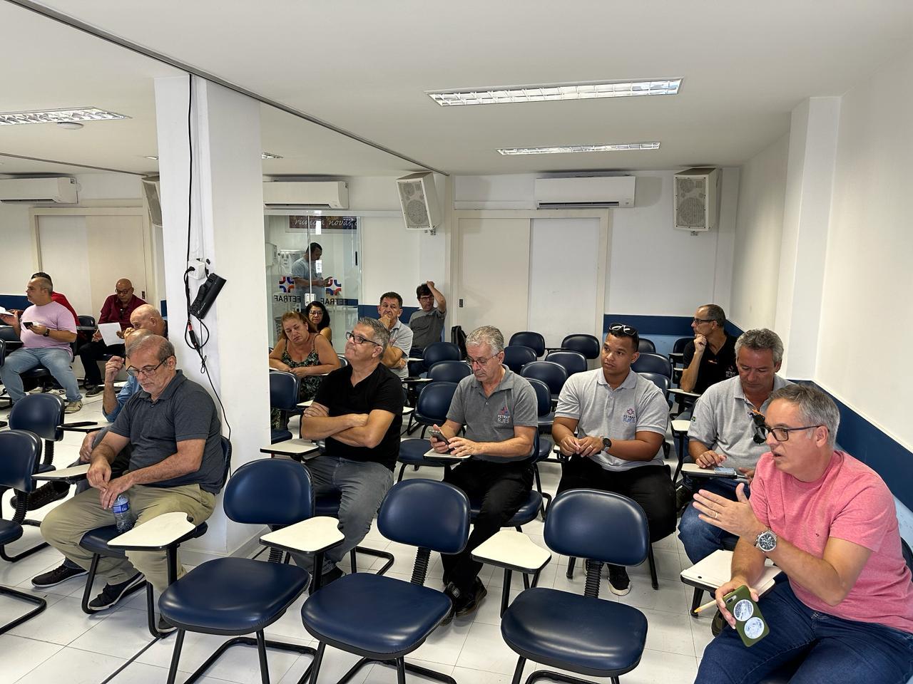 Sindicato dos Bancários de Macaé e Região se reuniu na sede da Fetraf RJ/ES com Relações Sindicais do Itaú
