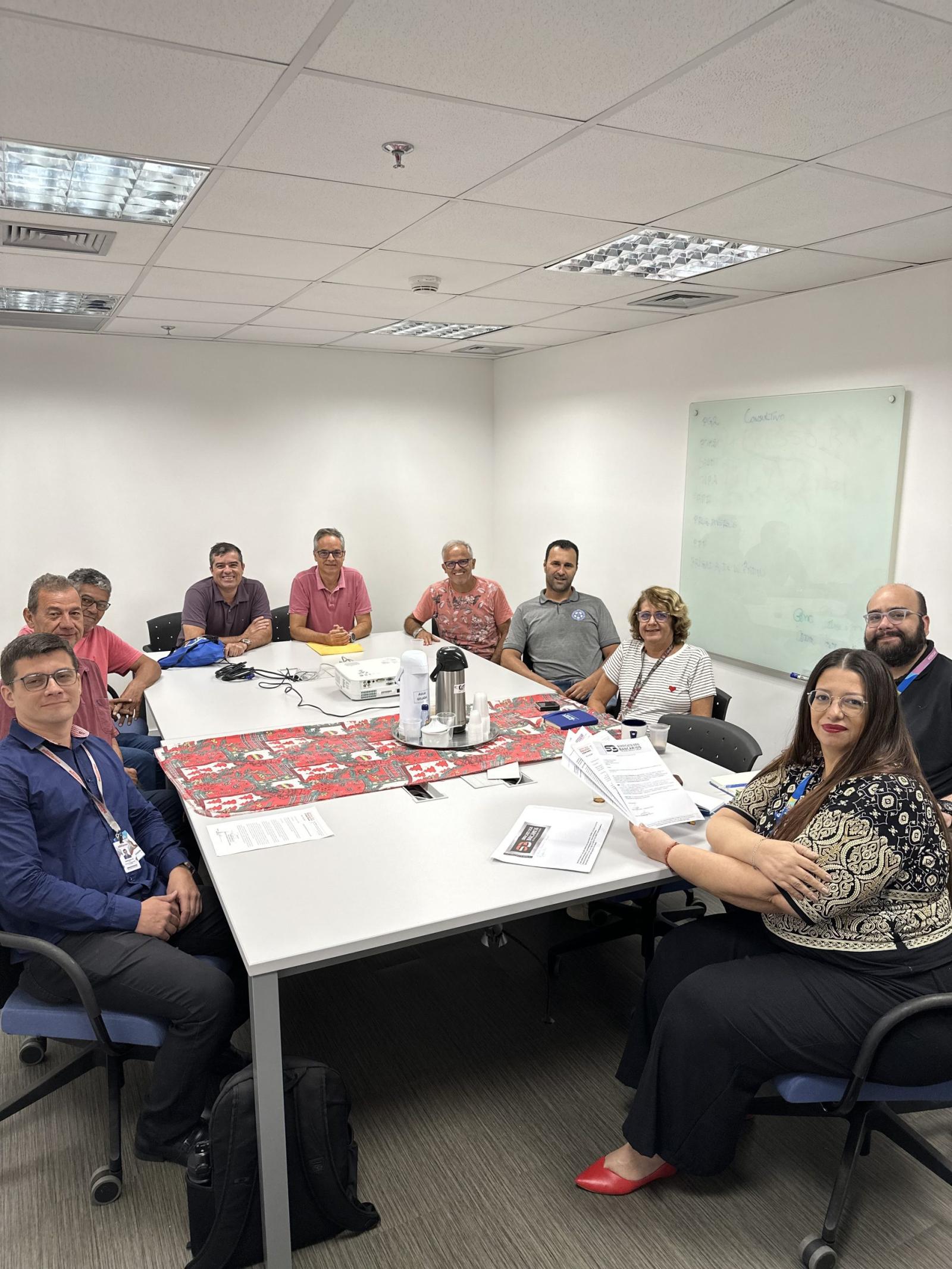 Sindicatos da Fetraf RJ/ES se reúnem com representantes da Caixa na Gipes RJ